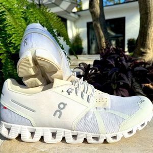Men’s White Onclouds size 13
